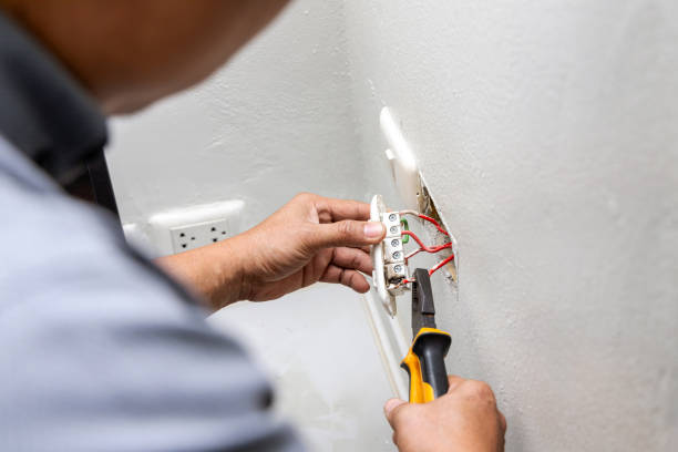 Best Licensed Electrician  in Trumbull Center, CT